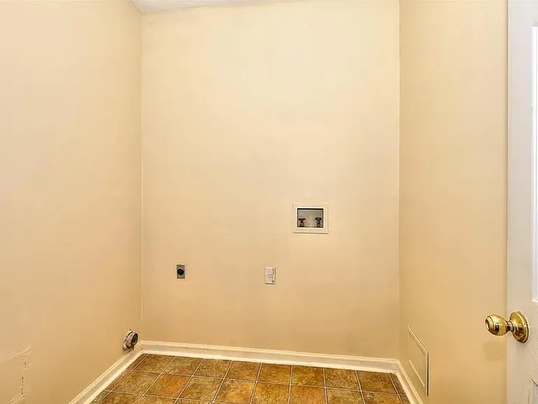 1280 Shamrock Hill Cir — Photo 18