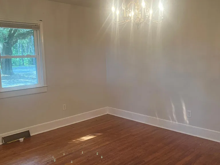 912 Hebron Rd — Photo 5