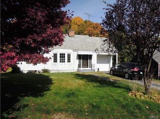 35 Koger Rd, Trumbull, CT 06611