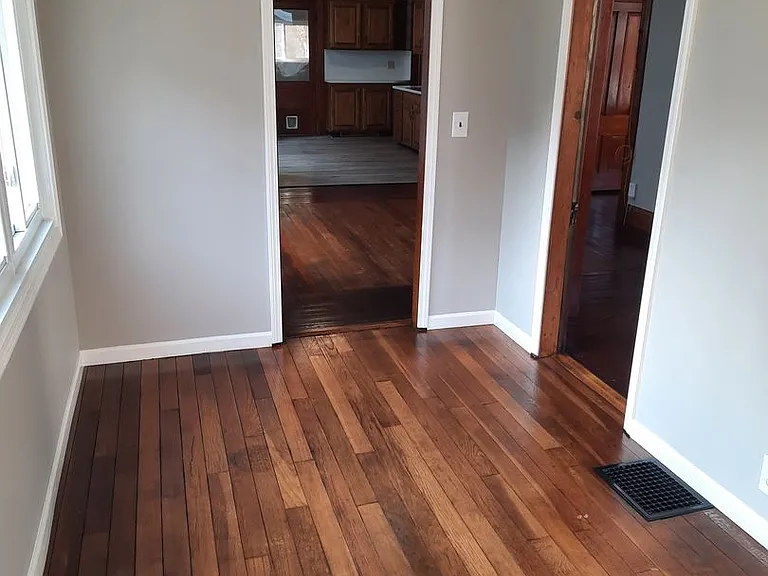 1615 Ferry St — Photo 7