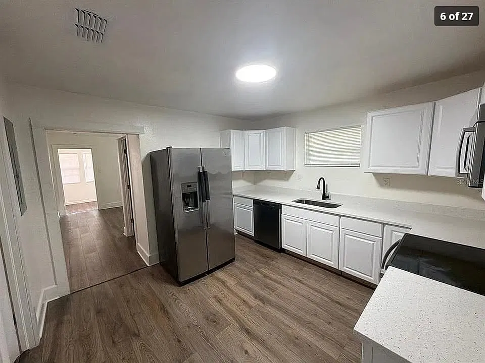 2 bed, 824 sqft, $1,795 — Photo 2