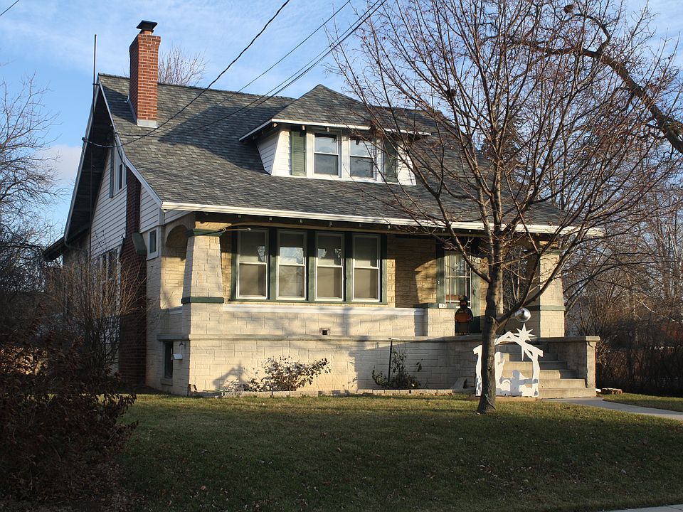 Beautiful maple shade trees