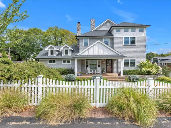 24 Coles Place, Northport, NY 11768