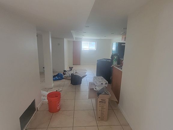 5th image of 3810 W Irving Park Rd Unit G