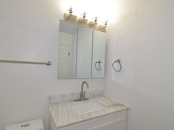 4th image of 670 W 15th St #1