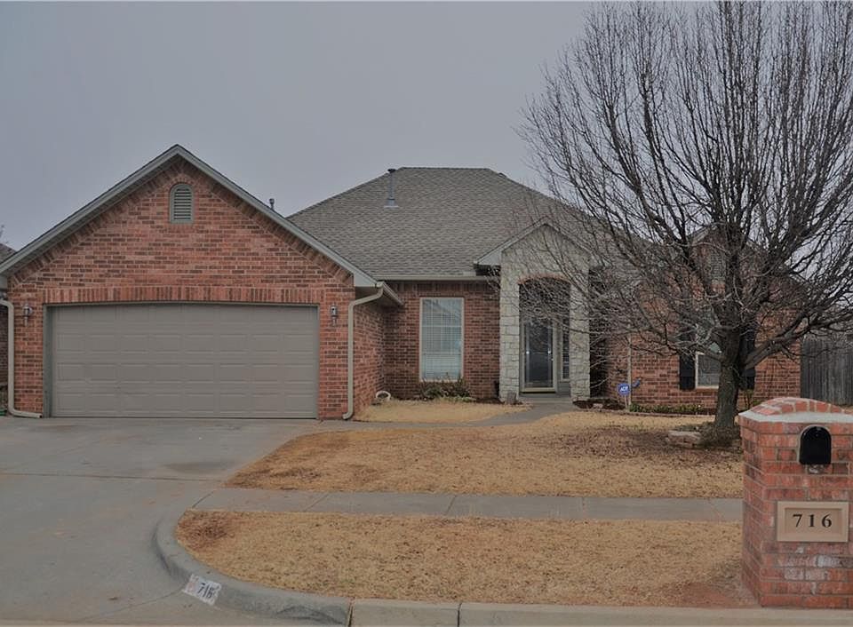 1st image of 716 Vickery Ave