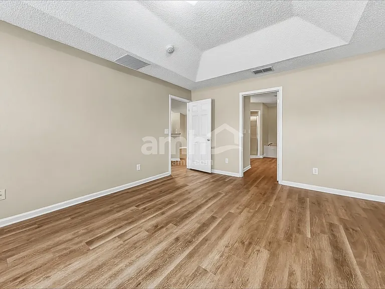 8612 Tristan Dr — Photo 8