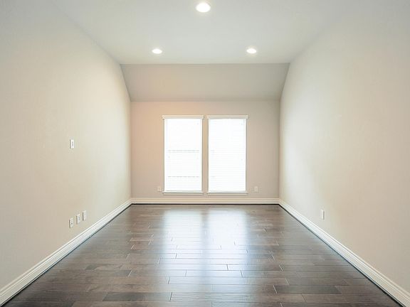 4th image of 27126 Ashley Hills Ct