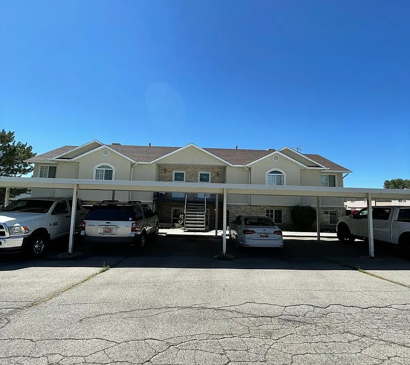 621-627 N 1570 W