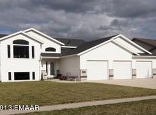 6274 14th St S, Fargo, ND 58104