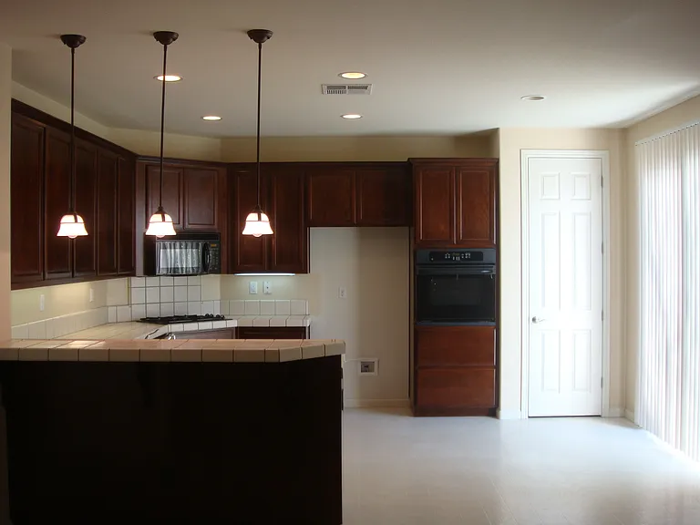 3121 Knightsbridge Dr — Photo 5