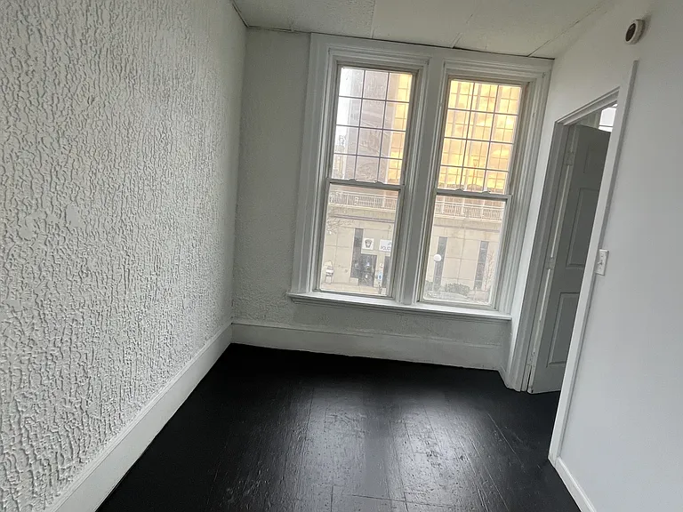 212-218 E 2nd St #1 — Photo 5