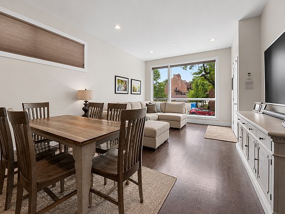 4th image of 2910 W Palmer St #1