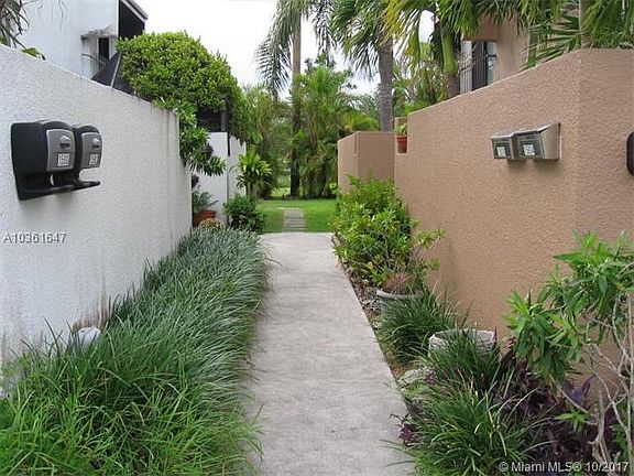 2nd image of 15900 SW 91st Ct