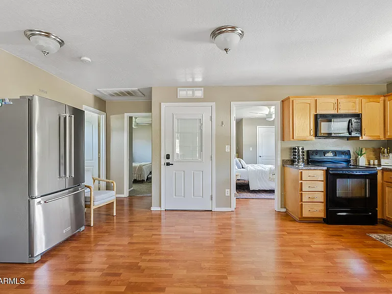 4028 E Lewis Ave — Photo 10