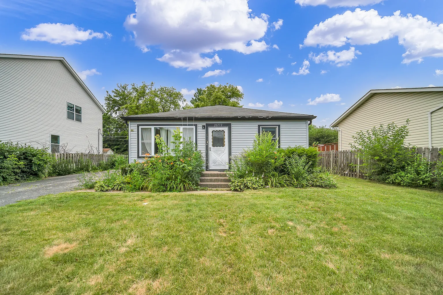20772 N Elizabeth Ave photo 1