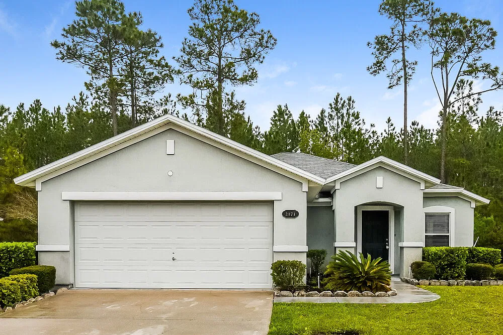 3 bed, 2.0 bath, 1336 sqft, $1,850 — Photo 1