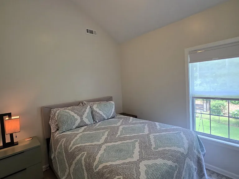 100 Bedford Forrest Dr — Photo 7