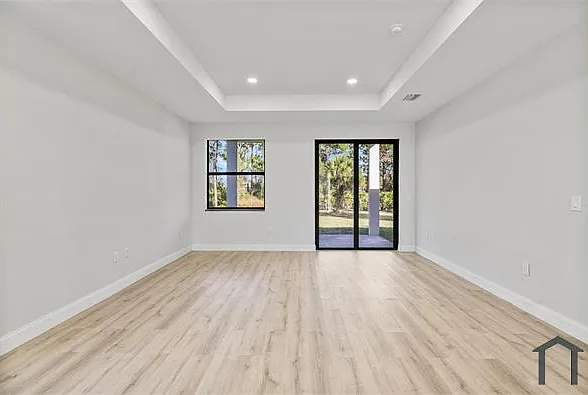 751 Clancy St E — Photo 19