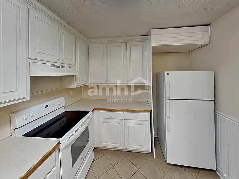 1365 Morrow Dr — Photo 3