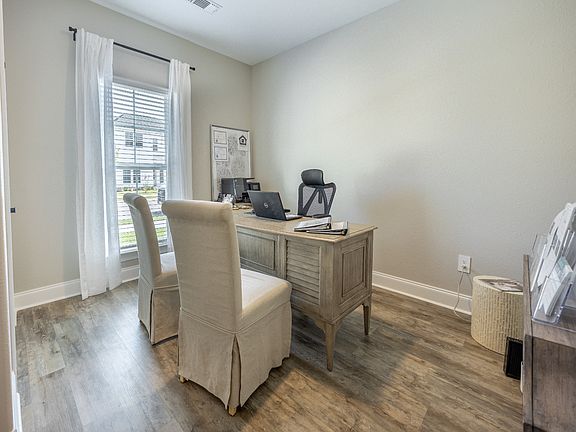 Secondary bedroom in the Decatur floorplan at a Meritage Homes community in Gulfport, MS.