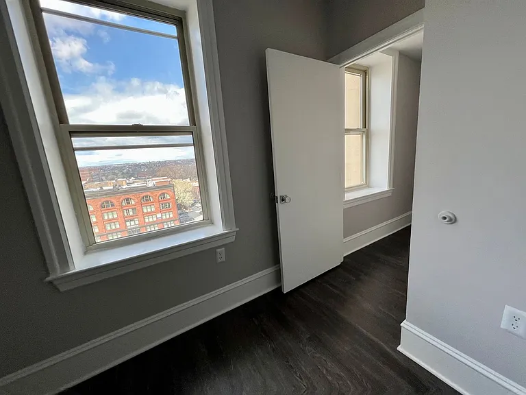 306 W Franklin — Photo 26