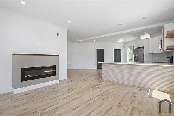 4 bed, $1,200 — Photo 4