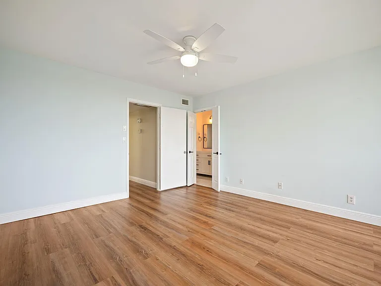 2800 SW 87th Ave #1111 — Photo 11
