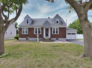 2069 Chepstow Rd, Schenectady, NY 12303