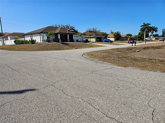 2nd image of 2621 NE 19th Ave