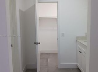 9229 SW 37th St, Miami, FL 33165