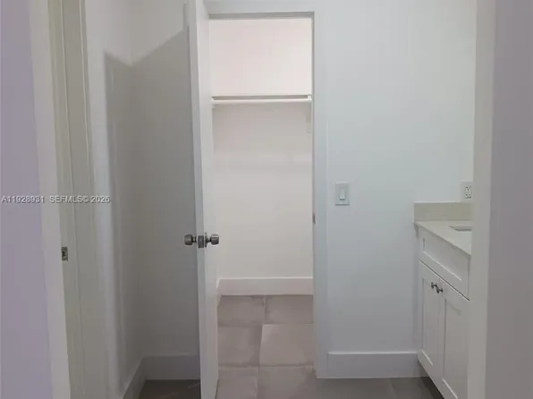 9229 SW 37th St, Miami, FL 33165