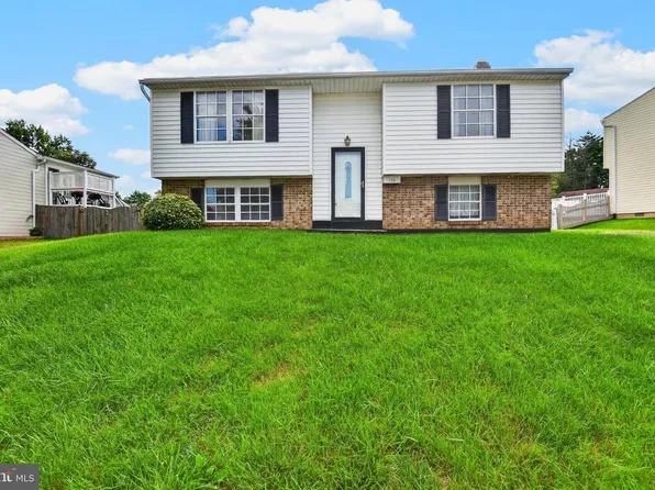 110 N Garfield Rd, Sterling, VA 20164