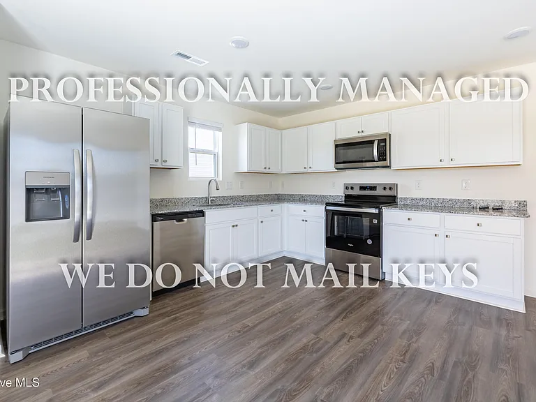 109 Ferry Ct — Photo 6