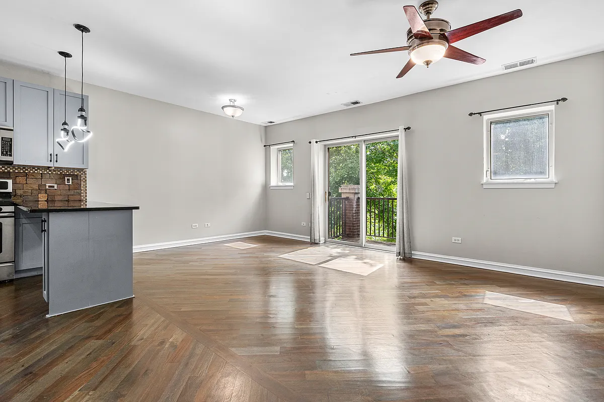 Building Photo - 1226 S Blue Island Ave #302