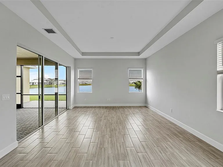 5218 Liberty Ln — Photo 13