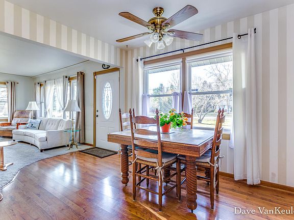 5th image of 13319 Vergennes St SE