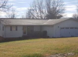 7 Chaucer Ct, Johnson City, TN 37615