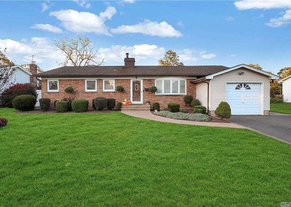 1st image of 6 Regina Dr