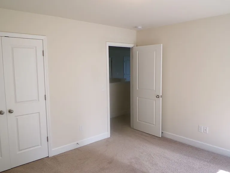 1419 Sawyer Ave — Photo 23