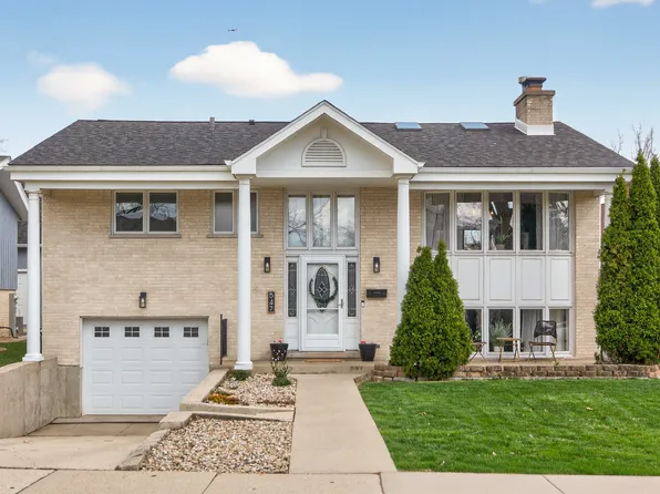 547 S Poplar Ave, Elmhurst, IL 60126