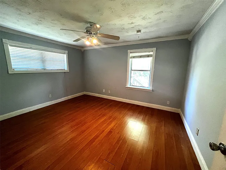 15703 Jersey Dr — Photo 9