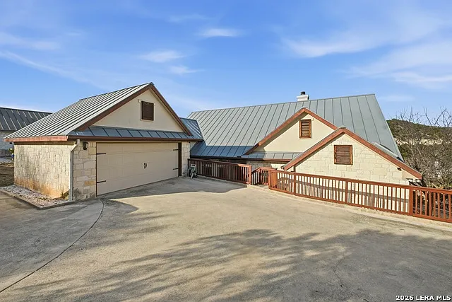 204 Tapatio Dr W — Photo 1