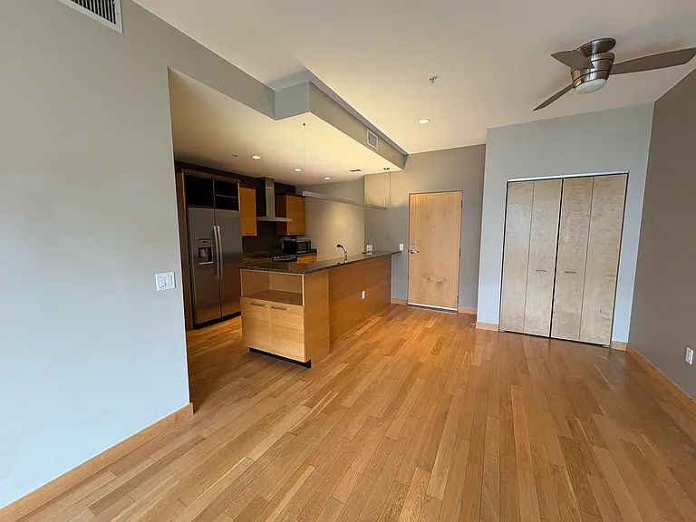 309 W Washington Ave #905 — Photo 6