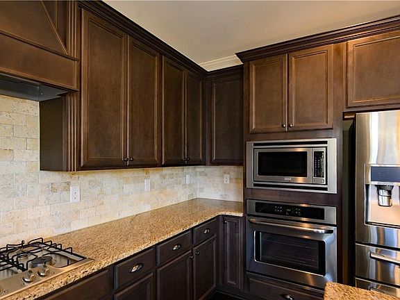 5th image of 2609 Oakberry Dr