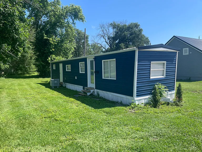 Updated mobile home - new roof and fresh paint
