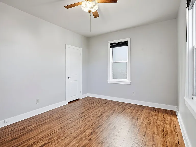 1210 Main Street — Photo 14