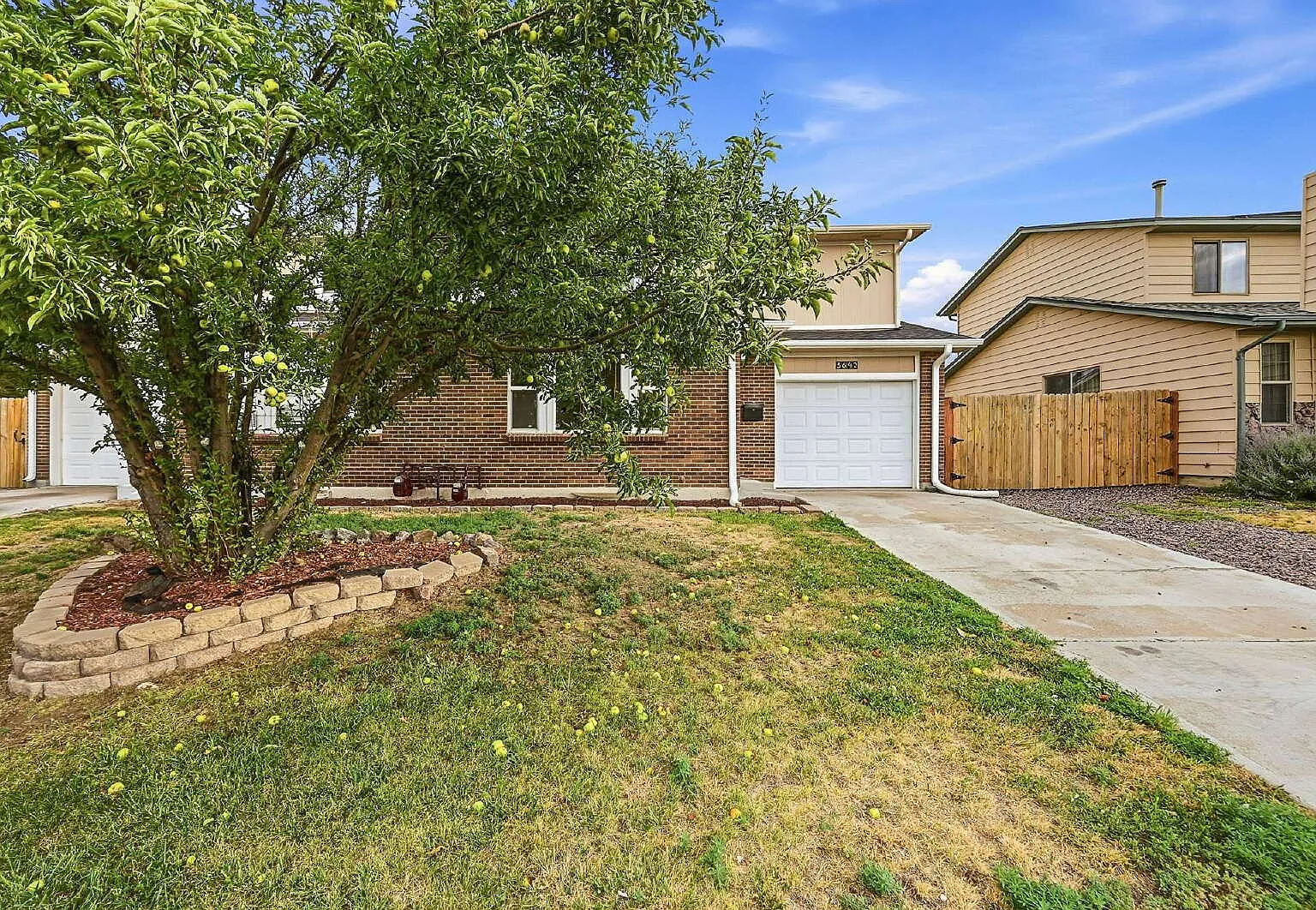 3 bed, 2.5 bath, 1553 sqft, $2,496 — Photo 2