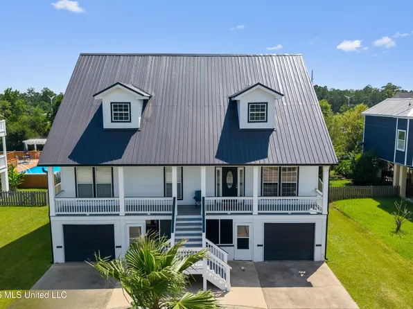 5140 Atlantis Dr, Bay Saint Louis, MS 39520