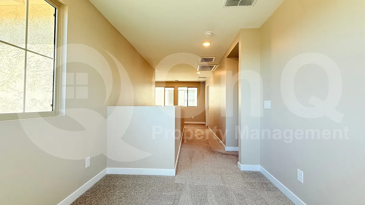 3 bed, 2.5 bath, 1706 sqft, $2,350 — Photo 4